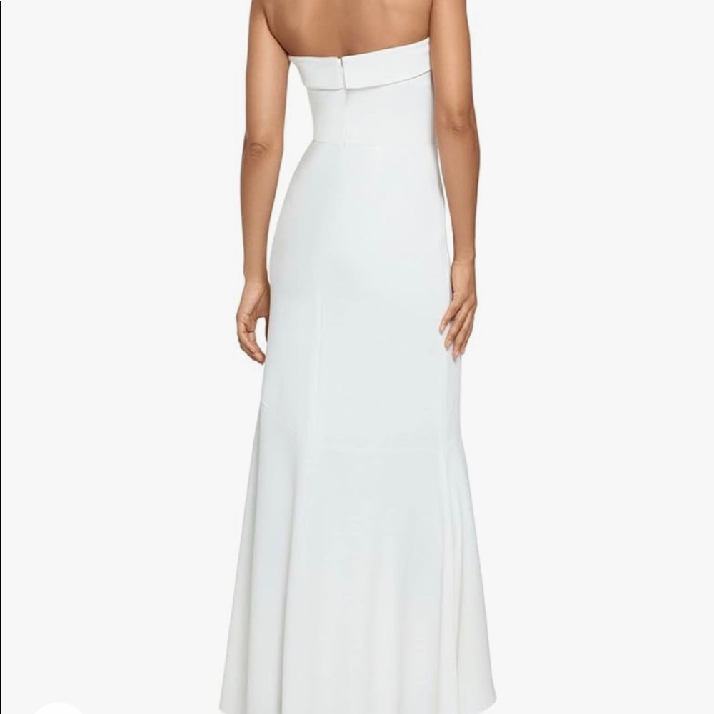 NEW Vera Wang Ivory Strapless David’s Bridal dress